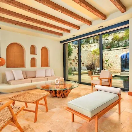 Thalia - Ultra Luxury For 10 People